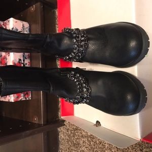 Simply Vera Vera Wang biker boots with chain NEW